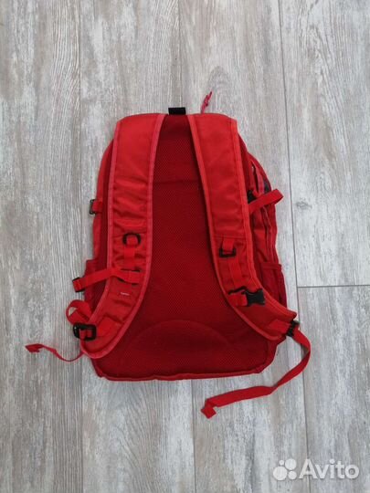 Красный рюкзак