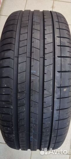 Pirelli P Zero PZ4 L.S. 245/40 R21 100V