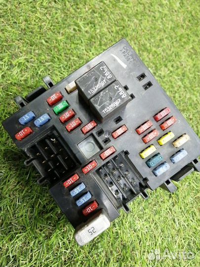 Блок предохранителей Cadillac Escalade