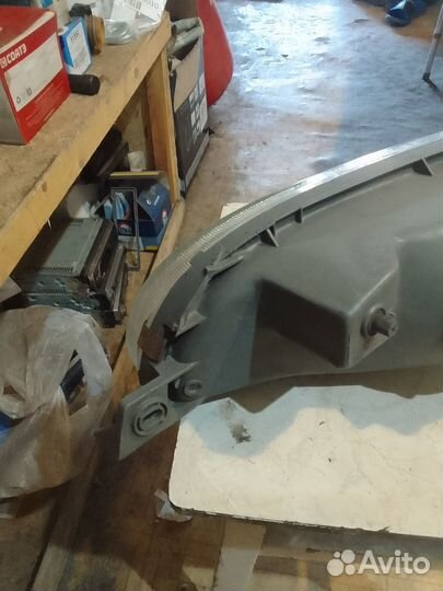 Фара правая Subaru Impreza 1998 EJ15