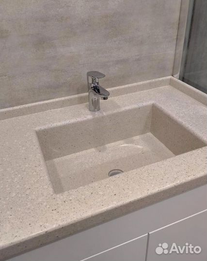 Столешница для ванной и кухни из искуственного кам
