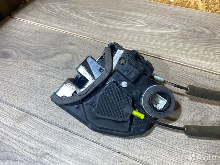 Замок двери задний правый Toyota Camry V40 2.4