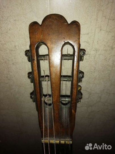 Акустическая гитара