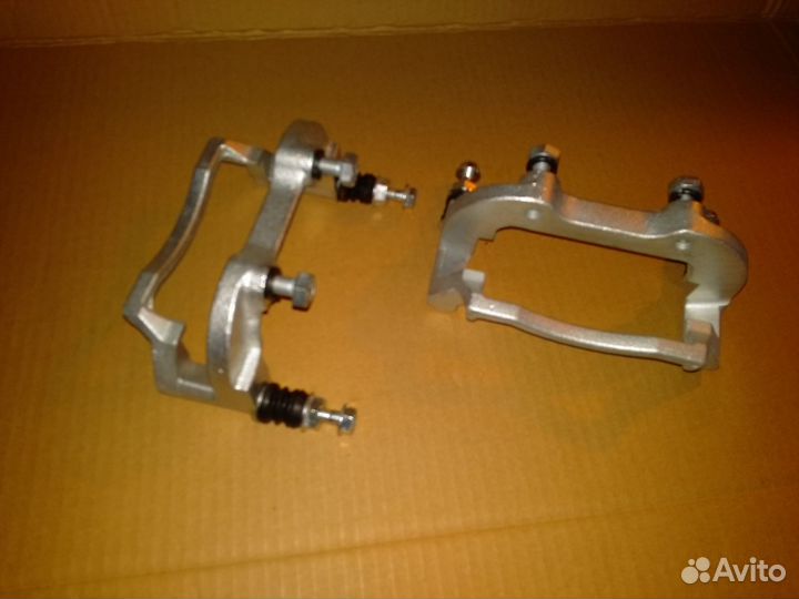 Скобы суппорта 2112 Вектор под суппорт Газель