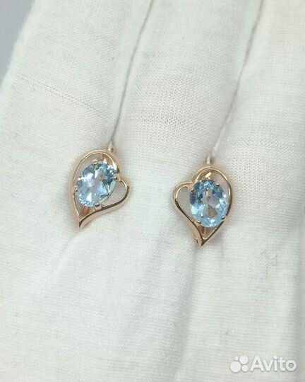 Золотые серьги с камнем