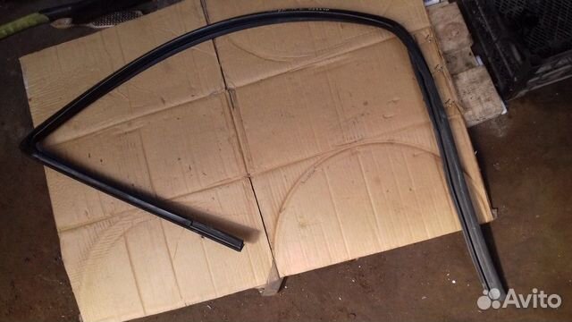 Уплотнитель двери передней левой (внутри двери ) Z