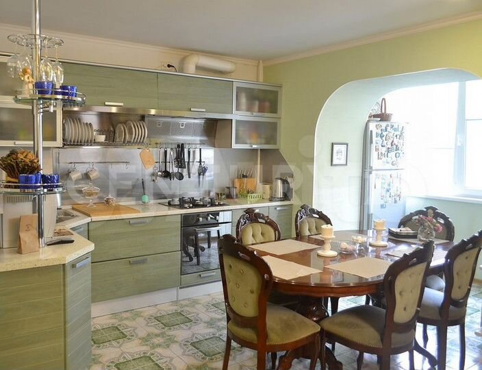 3-к. квартира, 92 м², 2/5 эт.