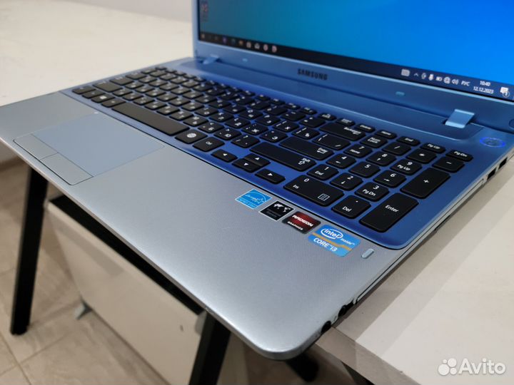 Ноутбук Samsung в редком цвете