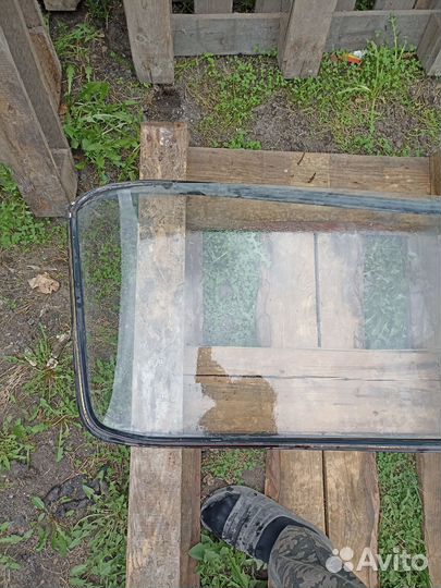 Заднее стекло