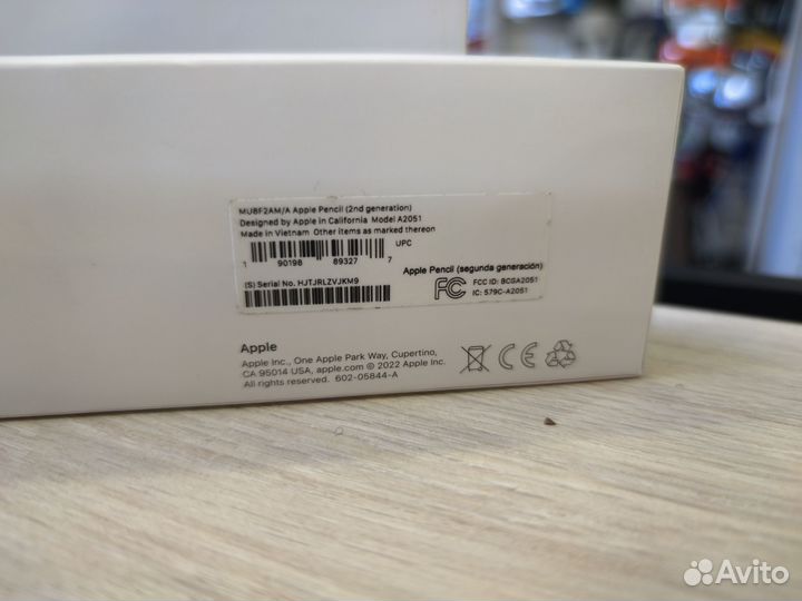 Стилус Apple Pencil 2 и Клавиатура Apple A2261