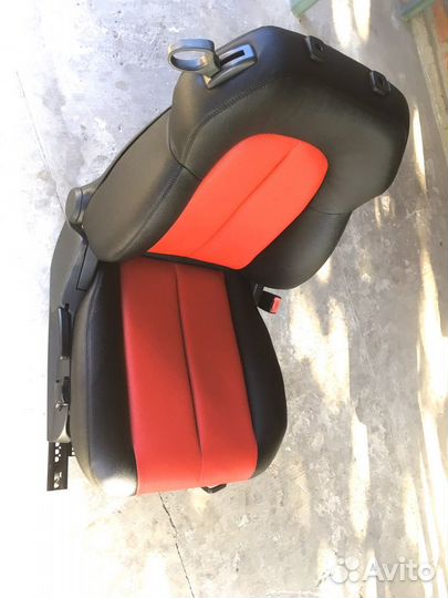 Пошив ремонт и перетяжка автосалона