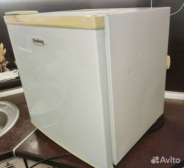 Мини холодильник с морозильной камерой