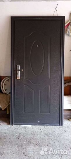 Дверь входная железная