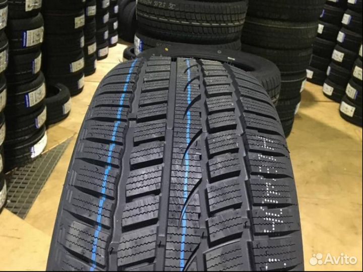 Windforce Snowblazer UHP 235/45 R17 97V