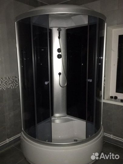 Сантехник, сборка душевых кабин