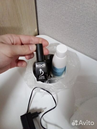 Лампа для маникюра и лаки