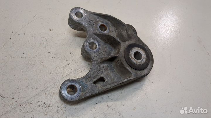 Кронштейн кпп Chevrolet Equinox 2017, 2018