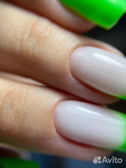 Маникюр педикюр