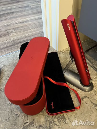 Выпрямитель Dyson Corrale HS03, красный