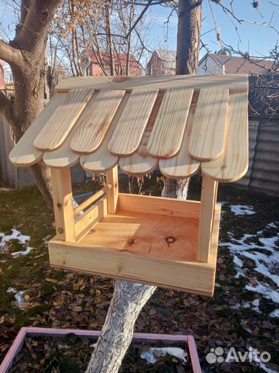 Кормушка для птиц из дерева