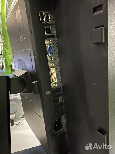 Монитор Dell 22