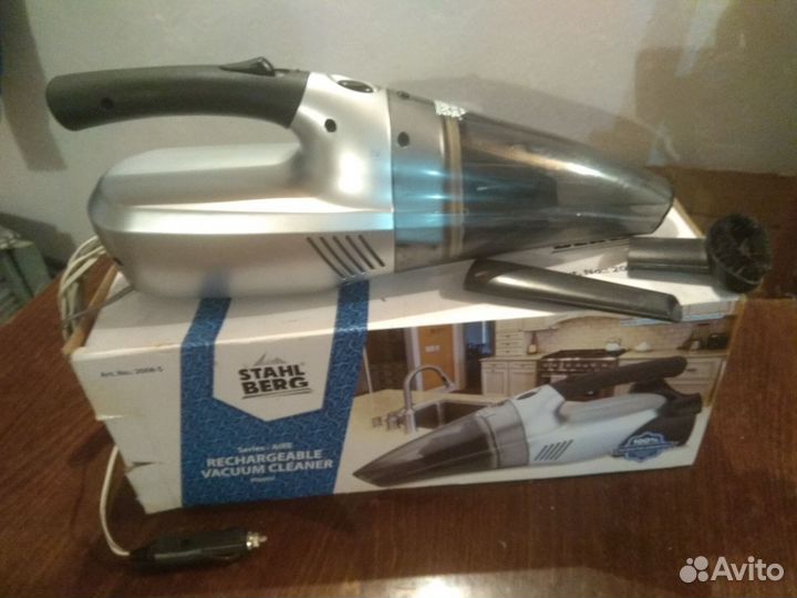 Автомобильный пылесос