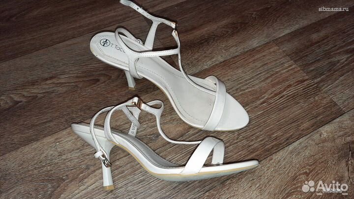 Босоножки женские