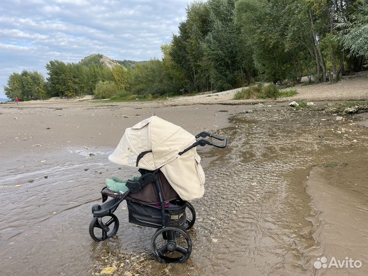 Коляска прогулочная (внедорожник)