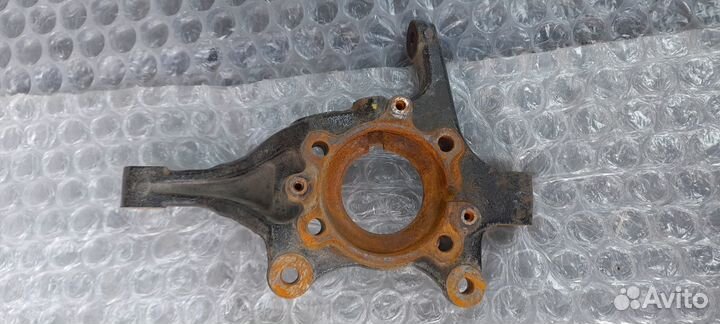 Кулак поворотный левый Kia K5 с дефектом