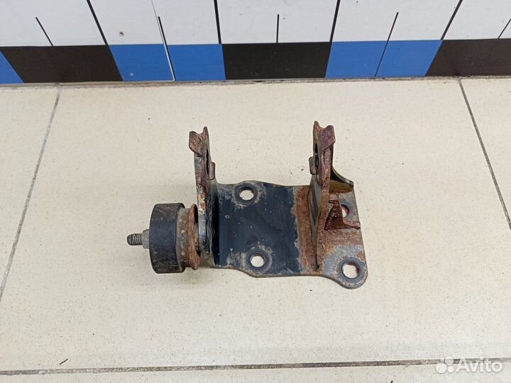 Кронштейн опоры двигателя RAV 4 2006-2013