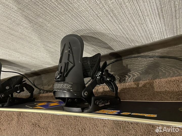 Сноуборд с креплениями Rossignol