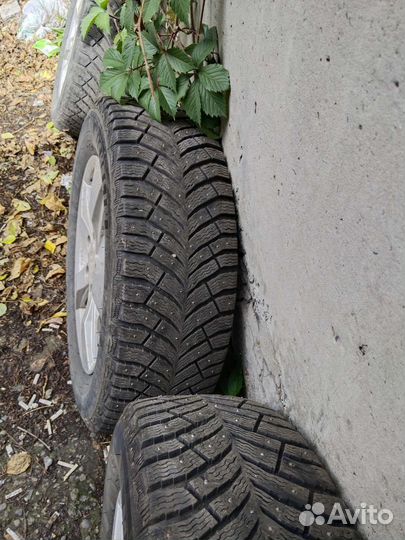 Michelin X-Ice North 4 205/65 R16