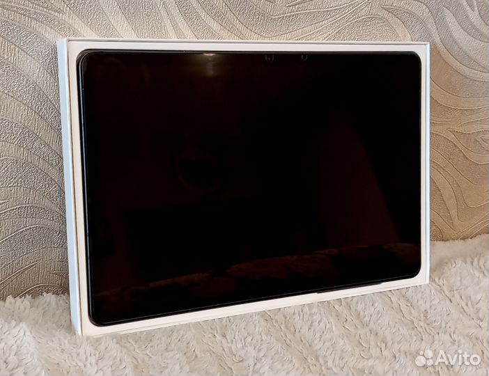 Планшет Samsung Galaxy Tab S8 + чехол