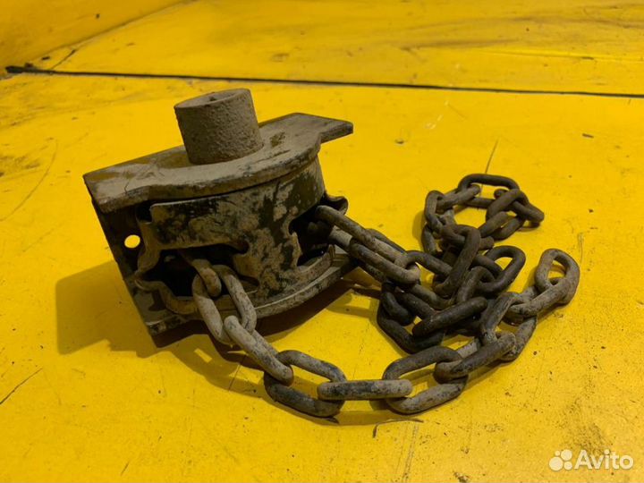 Кронштейн запасного колеса Toyota Land Cruiser Pra