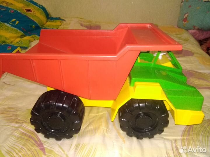 Игрушки для мальчиков и девочек