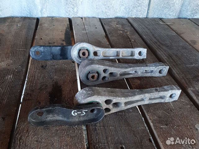 Подушка двигателя (задняя) VW Golf 5