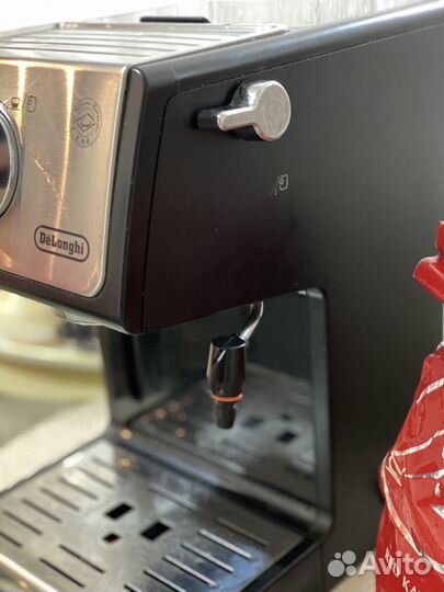 Кофеварка рожковая delonghi
