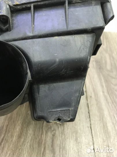 Корпус воздушного фильтра Opel Vectra C Z19DTH