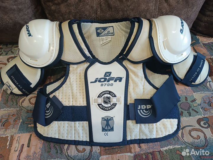 Нагрудник хоккейный взрослый