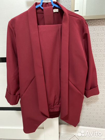 Костюм женский