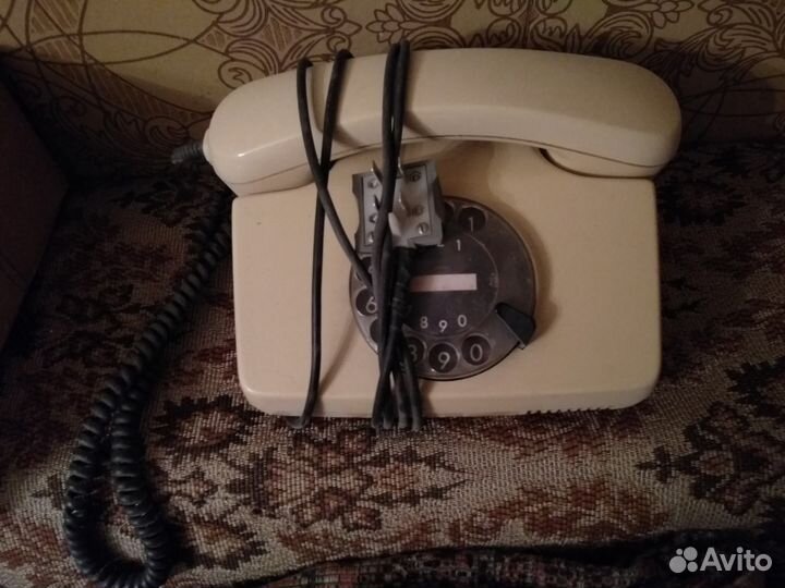 Два винтажных телефона (обн 21.01.23)