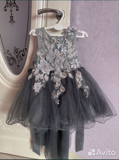 Продам платье для девочки