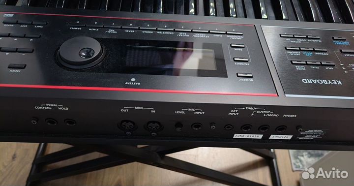 Синтезатор Roland Juno DS61 как новый