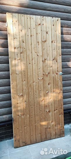 Дверь деревянная