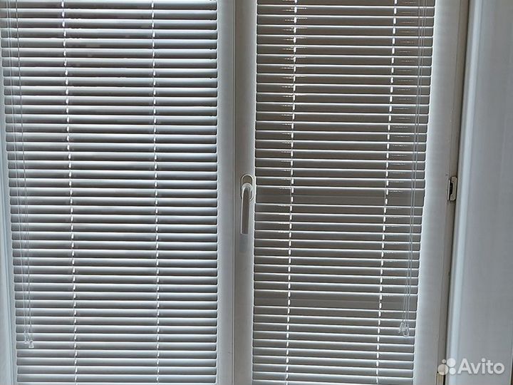 Горизонтальные жалюзи на пластиковые окна
