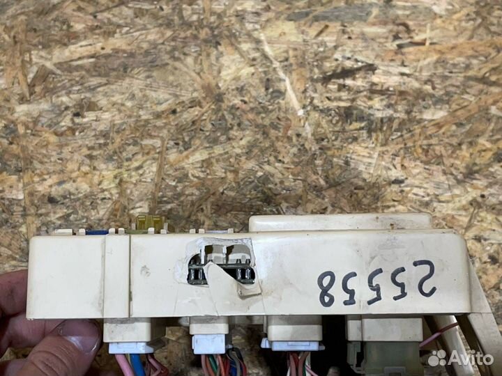 Блок предохранителей передний Kia Soul рест. 2012