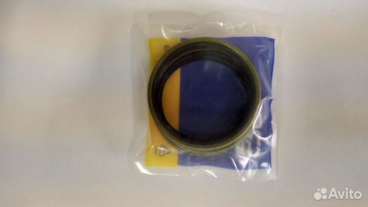 Уплотнение г/цилиндра поворота стрелы 11883937 BL