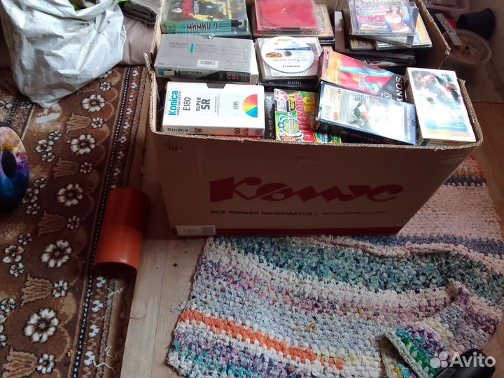 Видеокассеты с фильмами