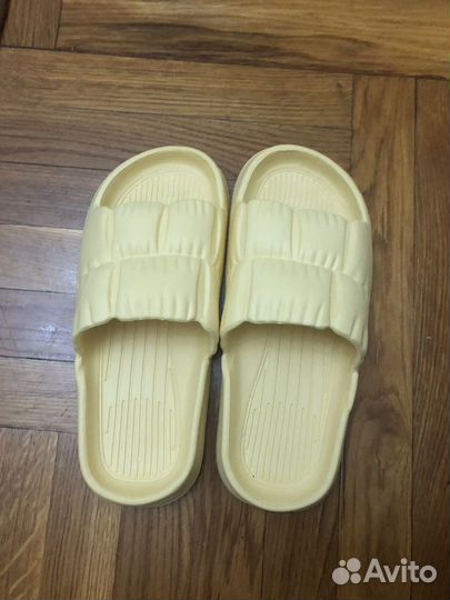 Шлепанцы женские