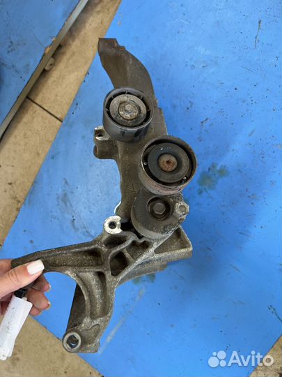 Кронштейн навесного оборудования nissan terranoD10